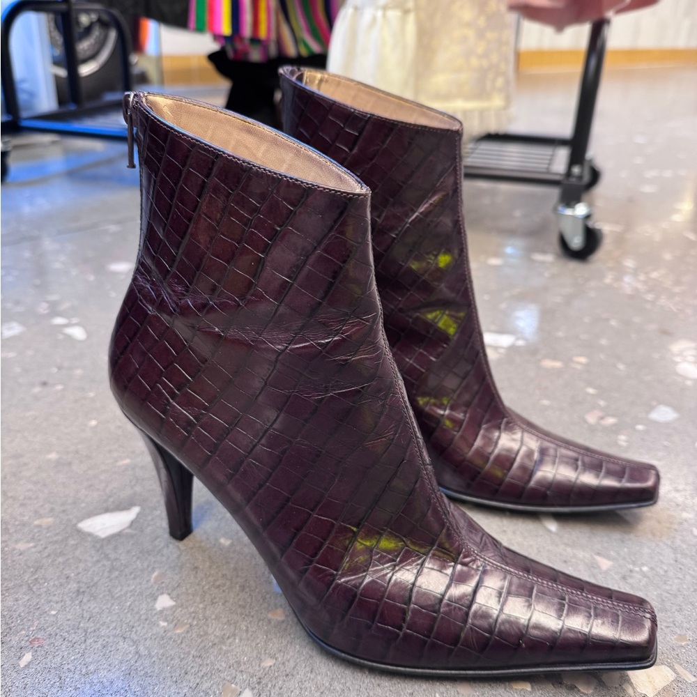 Max de Carlo Deep Purple Ankle Boots